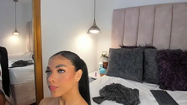 arianaa_miller_ webcam