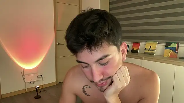 sweettaaron01 webcam