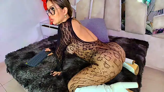 natalyefoster (F young) - OIL BODY