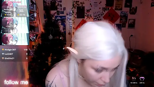 alex_howell (F teen) - thumb sucking + eye contact