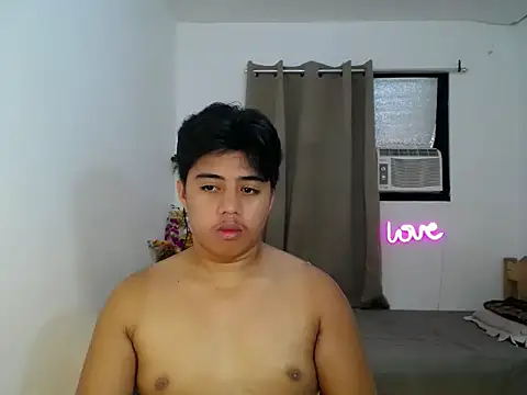 Hugecock2hundle_intown webcam