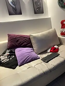 adrianrinaldi (M twink) - complelty naked 4u