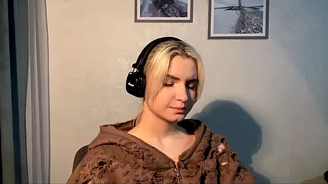 cindi_jacobs (F teen) - massage breasts