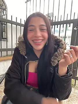 MiaScott_Pink webcam