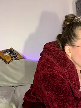 Webcam Model (FemDom_RubyKnightXXO)  is live.Free join now!