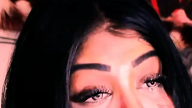 indian_dreamgirl webcam