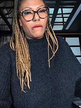 Live Sex Chat with DarkDea (@darkdea)