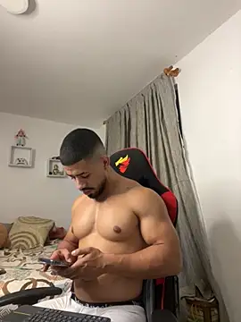 Ezzio_Scolaro webcam