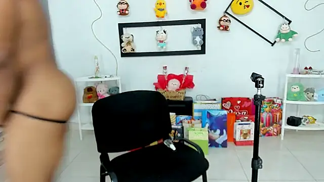 Gregorii_adams webcam