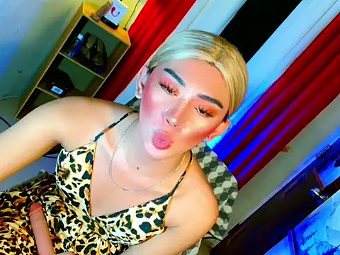 HOLLYWOOD_QUEEN_88 webcam