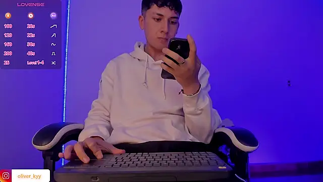 oliver_kyy webcam