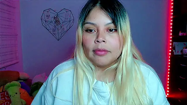 elliemoonx - EllieMoonX's free webcam - UK Sex Cams