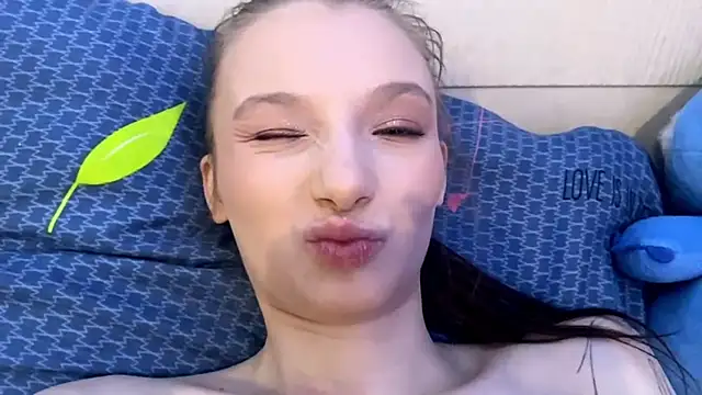 cleonoth2o (F teen) - spank my bootie 10x