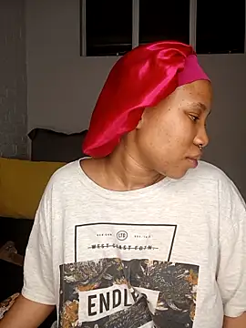 DrippinCaramelCutie webcam