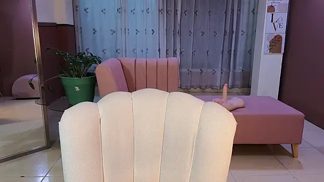 sweet_ahinara webcam