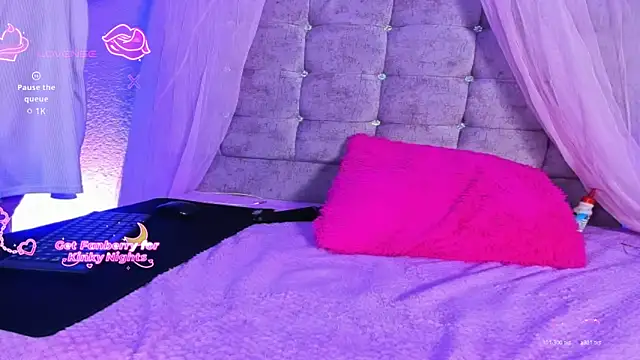 karol_rose (Ask my age) - make vibrate my domi in my clit