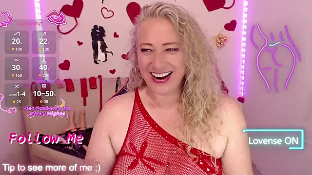 sofiacurvy_45 webcam