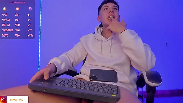 oliver_kyy webcam