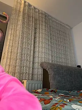 Webcam Model (EmilyWi_)  is live.Free join now!