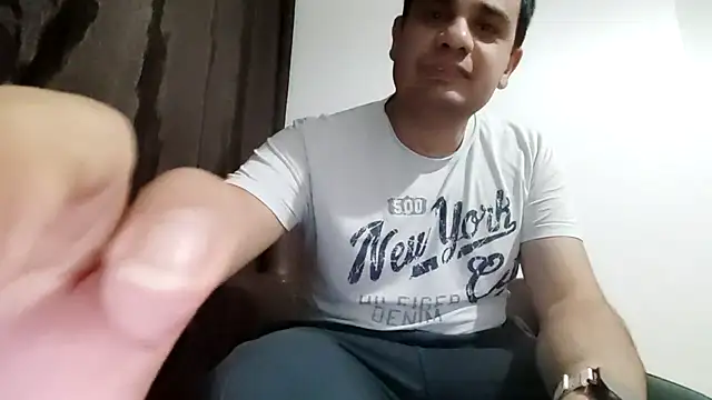 TurkishNudistMan webcam