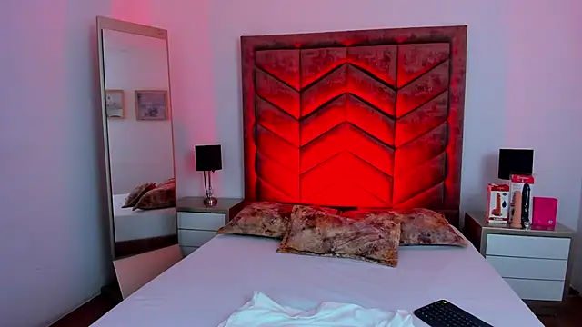 VanessaParis__ webcam