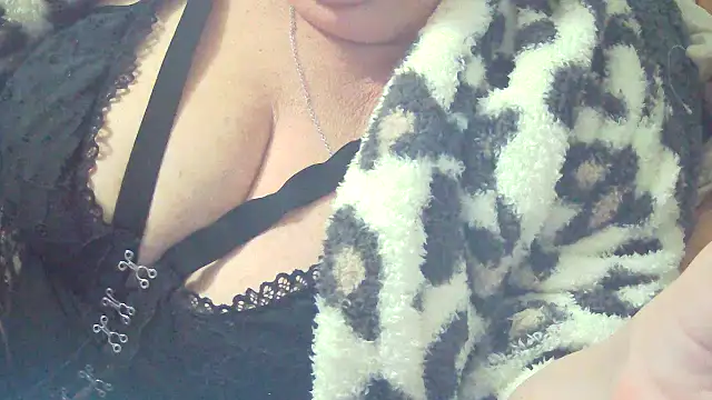 Playful_MILF_Demi webcam