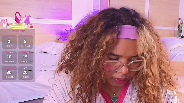 _nickypurple_ webcam