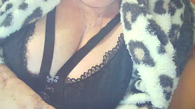 Playful_MILF_Demi webcam