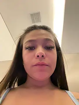 Alyshanon18 webcam