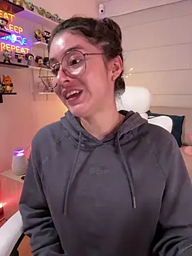 Sharon_07's Stripchat show and profile