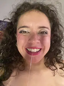 Lucy_YupiSweet webcam