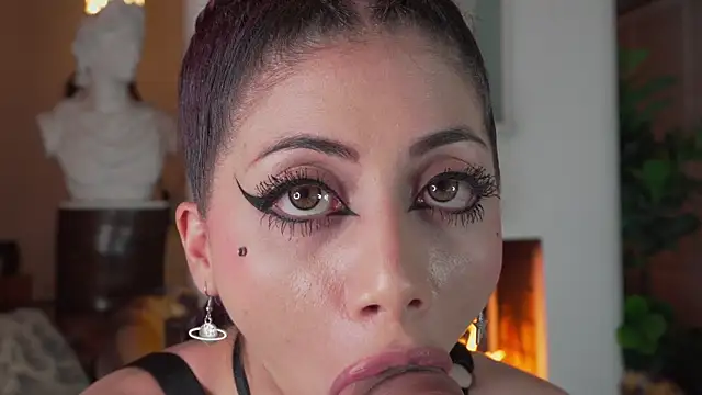 nuryforerogh_ webcam