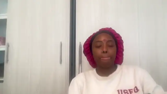 ChocolateCakeQueen webcam