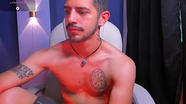 AlejandroStormm webcam