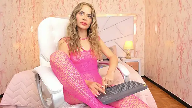 Emily_Whinfre webcam