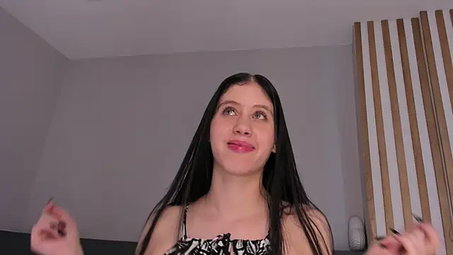 sara__jones_gh webcam