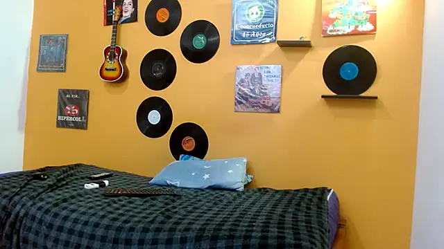 skinnyverus18 webcam