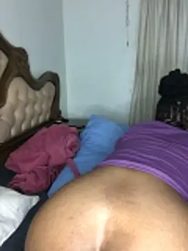 hotcougar (F mature) - Blow job with lipstick on