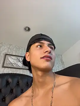 lander_cruz (M twink) - take off my shorts