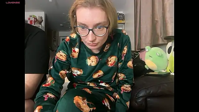 harleyblair (Ask my age) - top off