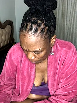 hotcougar (F mature) - Blow job with lipstick on