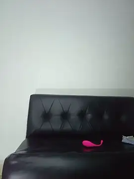 emy_ross_ (F teen) - Squirt + Domi control