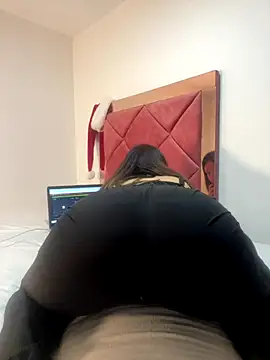 emma_hot2006 (F young) - Spanking + oil in the ass