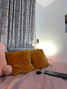 zafiro_mo0n (Ask my age) - suck your cock oil on my tits 🔥