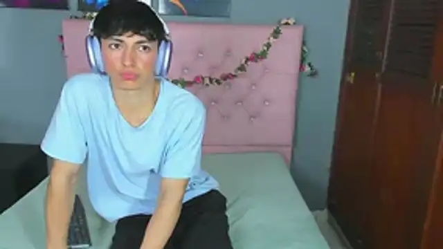 elangiraldo - ElanGiraldo's free webcam - UK Sex Cams