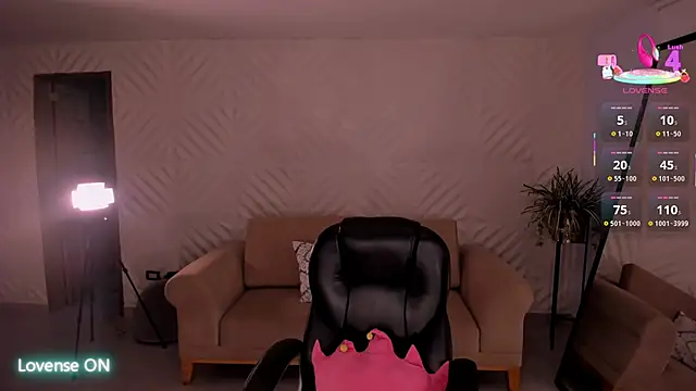 danniesmith1 - DannieSmith1's free webcam - UK Sex Cams