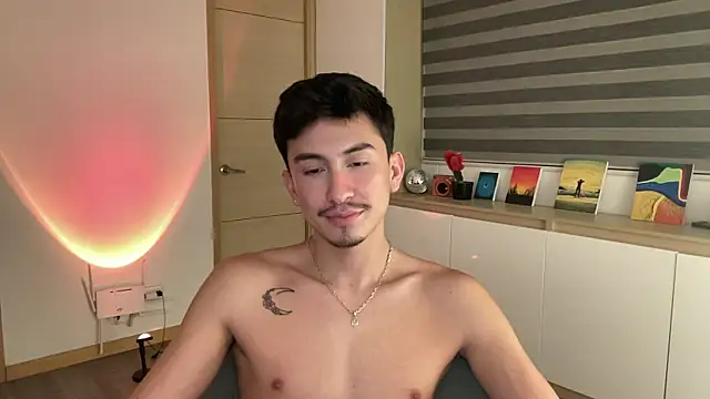 sweettaaron01 webcam