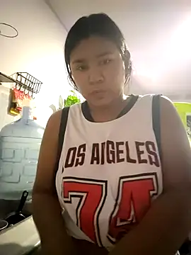 lucy_hairypussy83 webcam