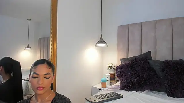 arianaa_miller_ webcam