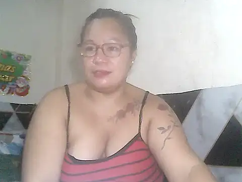loriepinay46 webcam